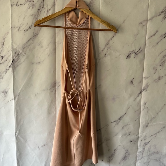 FASHION NOVA - LIGHT PINK RHINESTONE BACKLESS HALTER NECK MINI DRESS SMALL - Picture 5 of 10